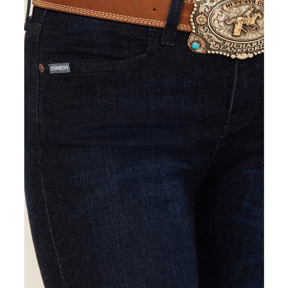 31/11 L CINCH WOMEN'S LYNDEN DARK WASH MID RISE TROUSER STRETCH DENIM JEANS - Picture 2 of 5